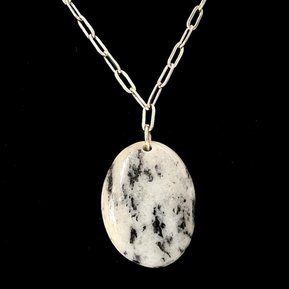 NWT Beautiful Handmade Natural Stone Necklace - Picture 3 of 4